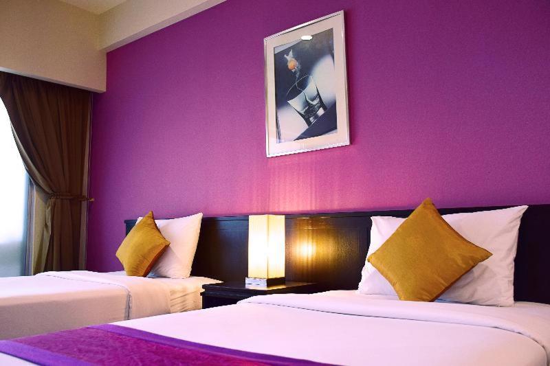 The Color Living Hotel Samut Prakan Room photo